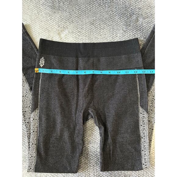 Free People Movement Gray Low Rise 7/8 Length Leggings Size Medium Large - Picture 6 of 8